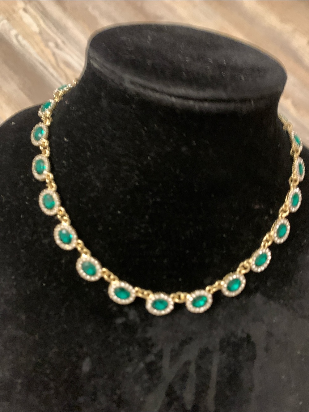 Gold-Tone Necklace with Emerald Crystal Green